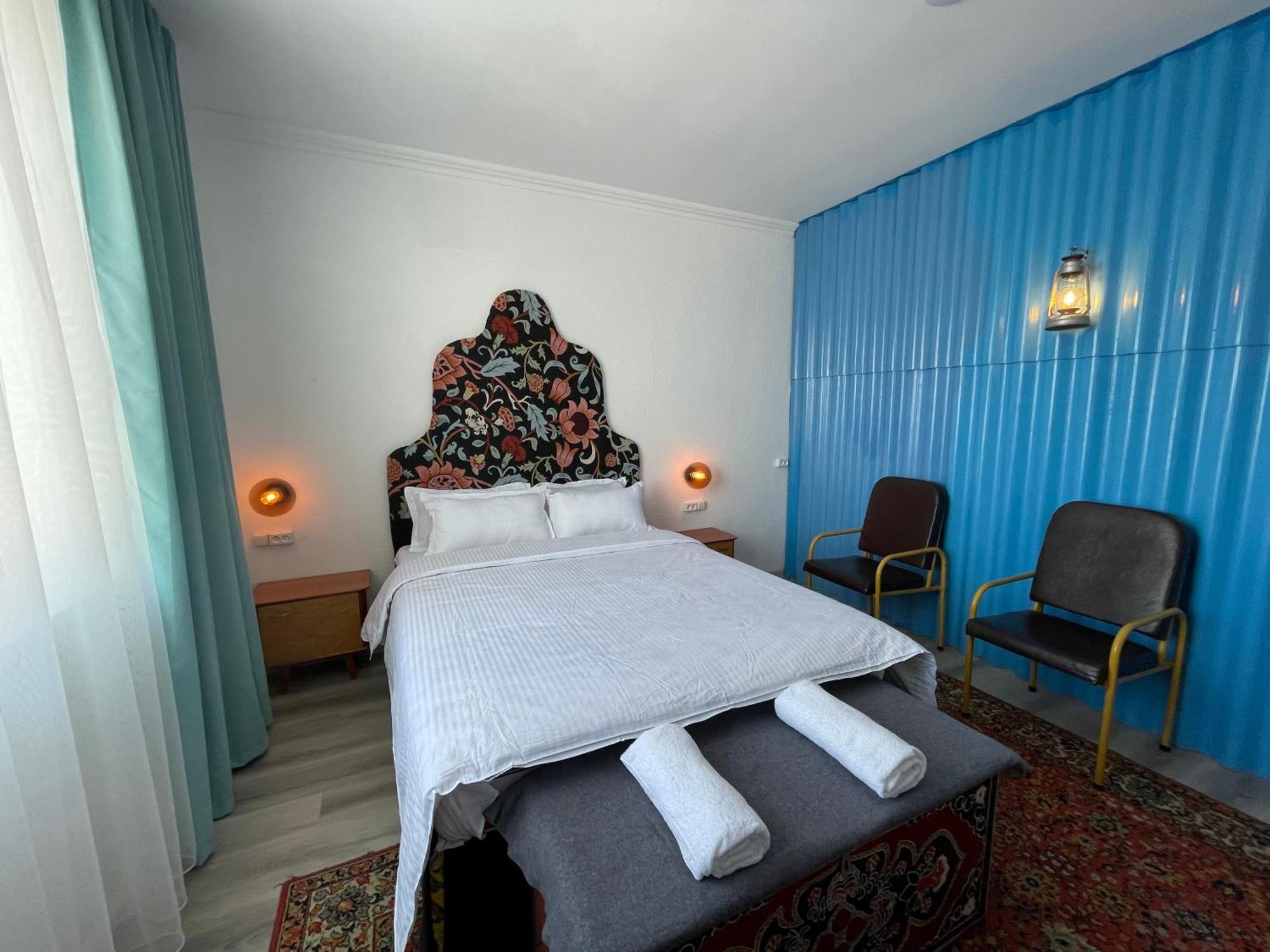 Duet Hostel & Hotel Karakol Esterno foto