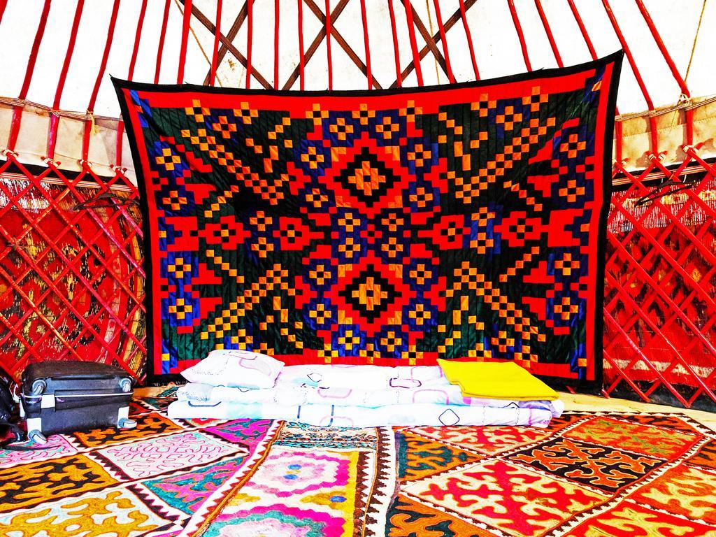 Duet Hostel & Hotel Karakol Esterno foto